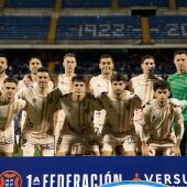 La plantilla del Eldense, antes del duelo en Alicante.