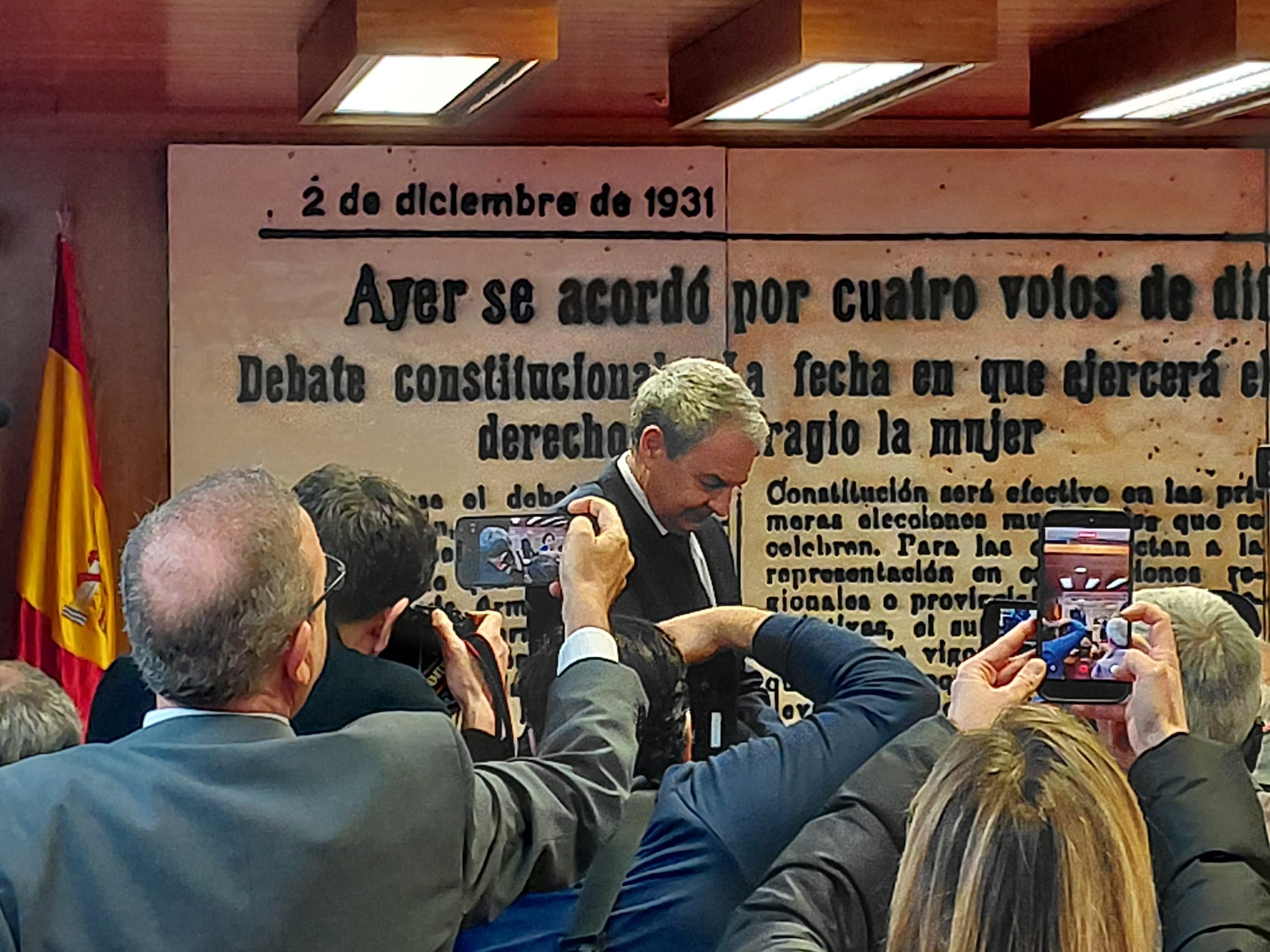 Zapatero niega haber favorecido el rescate de la Plus Ultra Zapatero niega haber favorecido el rescate de la Plus Ultra