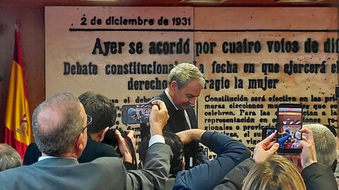 Zapatero niega haber favorecido el rescate de la Plus Ultra 