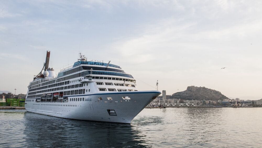 El Puerto de Alicante comienza la temporada de cruceros 2026 y prevé más de 325.000 cruceristas