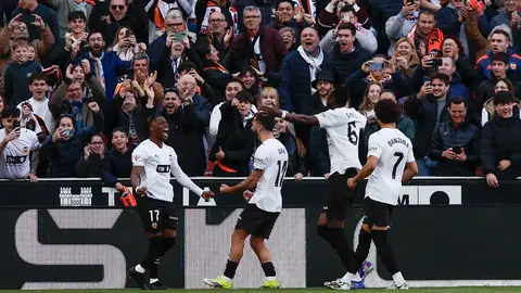 Ramazani da alas al Valencia desde el punto de penalti Ramazani da alas al Valencia desde el punto de penalti