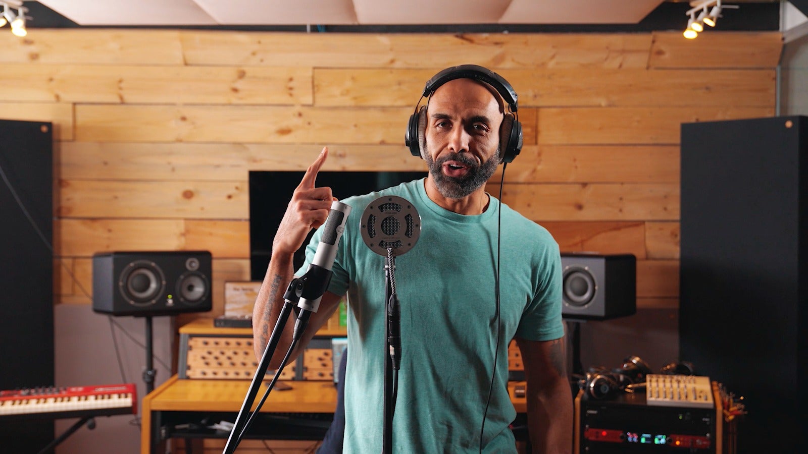 El Chojin lanza el primer disco del mundo que convierte las coberturas del seguro en canciones El Chojin lanza el primer disco del mundo que convierte las coberturas del seguro en canciones