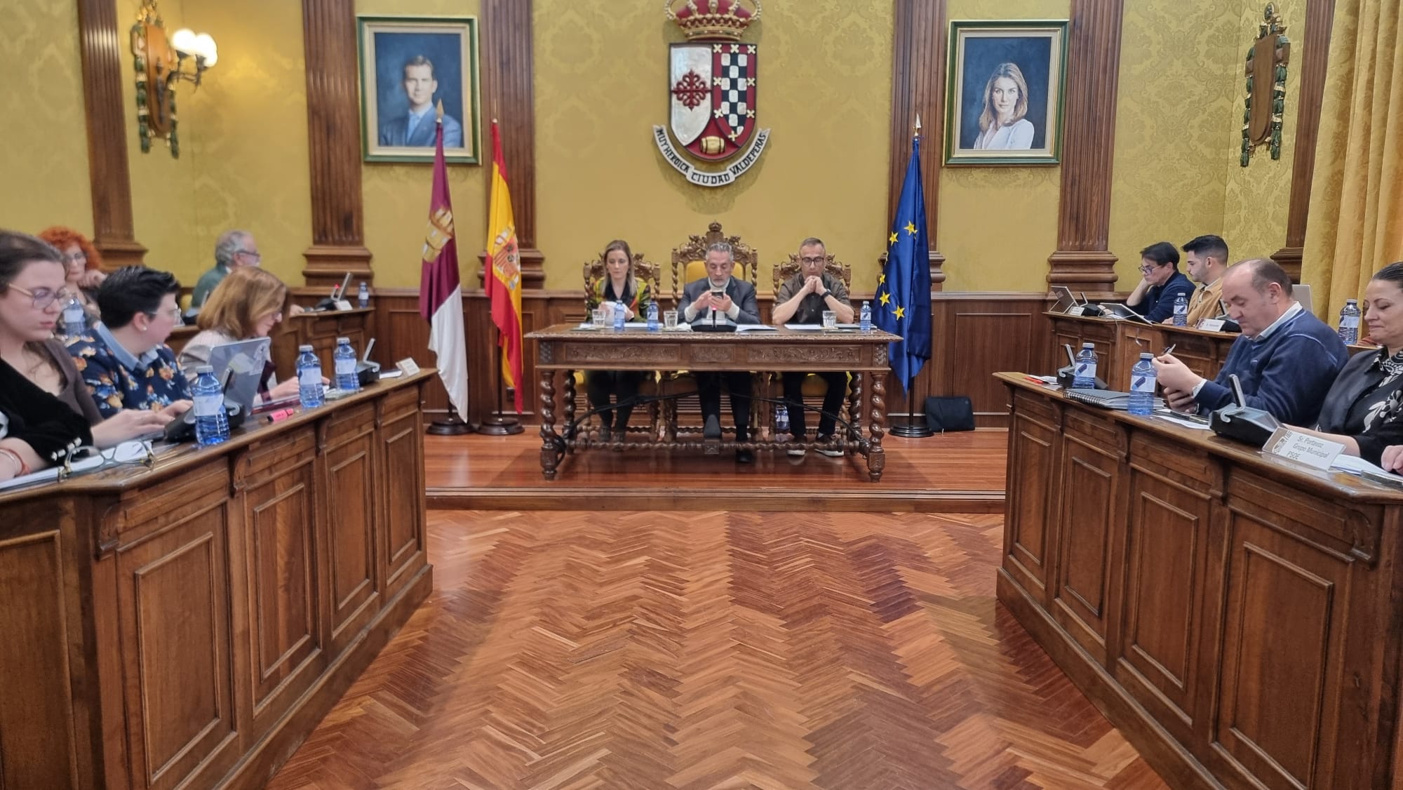 Polémica en el pleno municipal de Valdepeñas por la declaración institucional con motivo del Día Internacional de la Mujer Polémica en el pleno municipal de Valdepeñas por la declaración institucional con motivo del Día Internacional de la Mujer