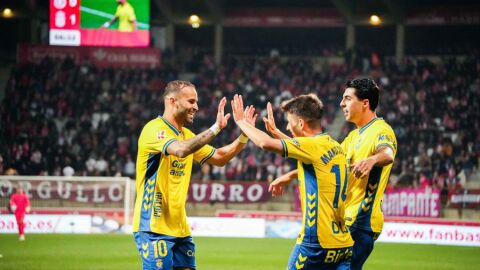 Jugadores de Las Palmas celebran uno de los goles