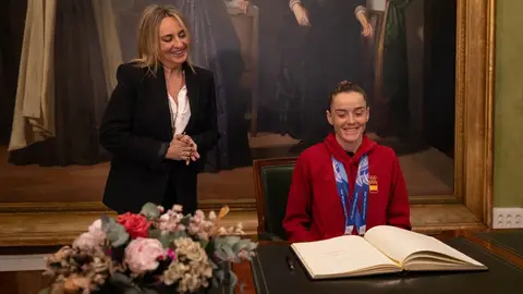 Granada homenajea a Ana Alonso tras sus dos bronces olímpicos y propone concederle la Medalla al Mérito de la Ciudad Granada homenajea a Ana Alonso tras sus dos bronces olímpicos y propone concederle la Medalla al Mérito de la Ciudad