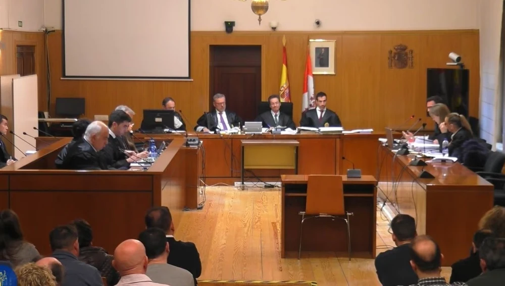 Imagen del juicio de hoy, donde la defensa ha pedido la nulidad porque la policía "hurtó" la investigación al propio juzgado Imagen del juicio de hoy, donde la defensa ha pedido la nulidad porque la policía "hurtó" la investigación al propio juzgado