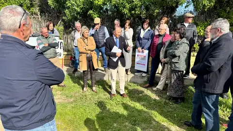 Reunión con los vecinos y vecinas con el alcalde de Chiclana Reunión con los vecinos y vecinas con el alcalde de Chiclana