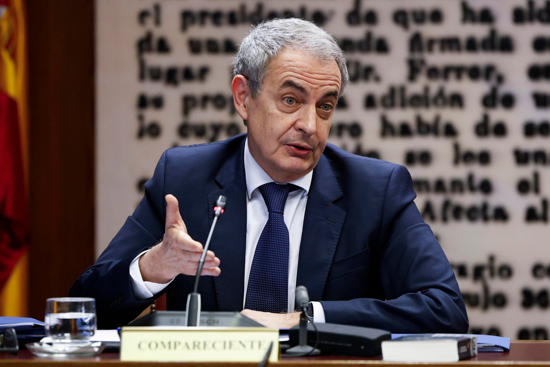 Zapatero denuncia la persecución a sus hijas: "Tienen una pequeña empresa con seis trabajadores" Zapatero denuncia la persecución a sus hijas: "Tienen una pequeña empresa con seis trabajadores"