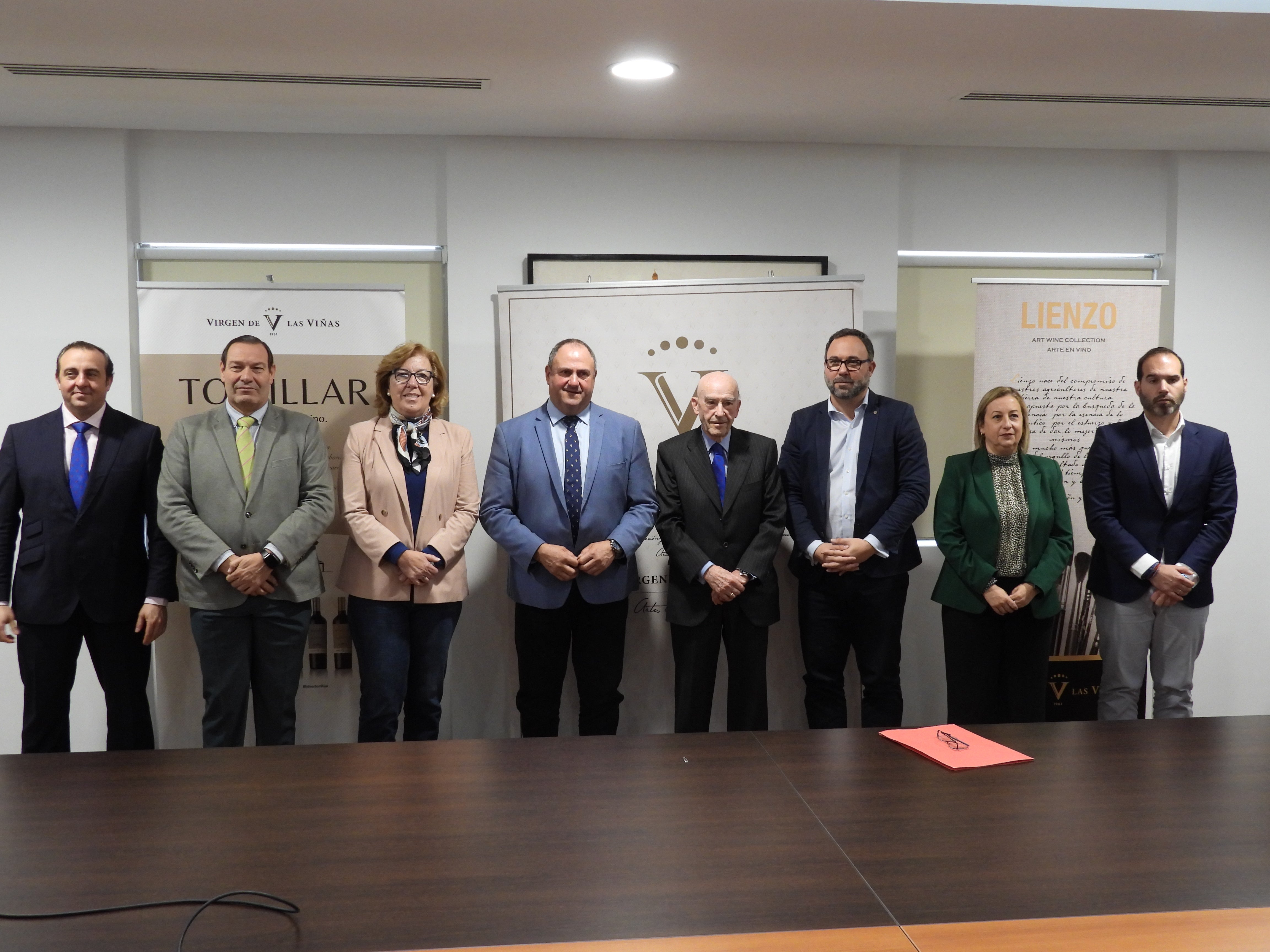 Virgen de las Viñas, San José y Vinícola de Tomelloso se unen para formar la mayor cooperativa vitivinícola del mundo Virgen de las Viñas, San José y Vinícola de Tomelloso se unen para formar la mayor cooperativa vitivinícola del mundo