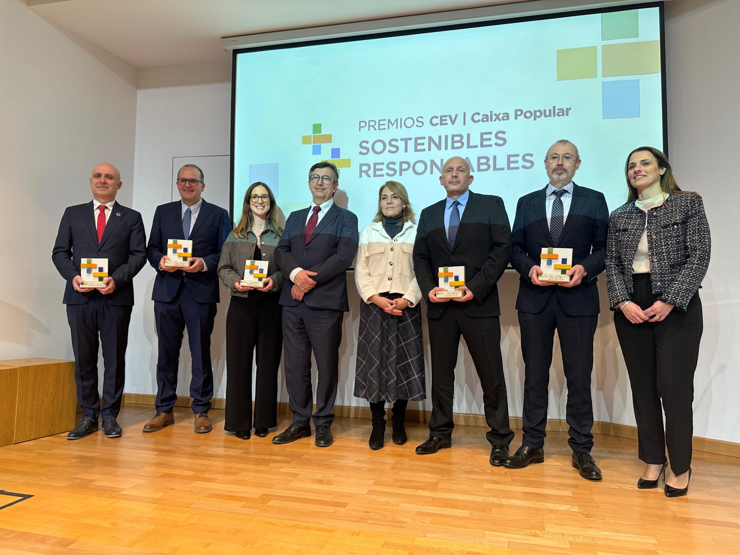 CEV, Caixa Popular i la Generalitat entreguen els Premis “+Sostenibles + Responsables” CEV, Caixa Popular i la Generalitat entreguen els Premis “+Sostenibles + Responsables”