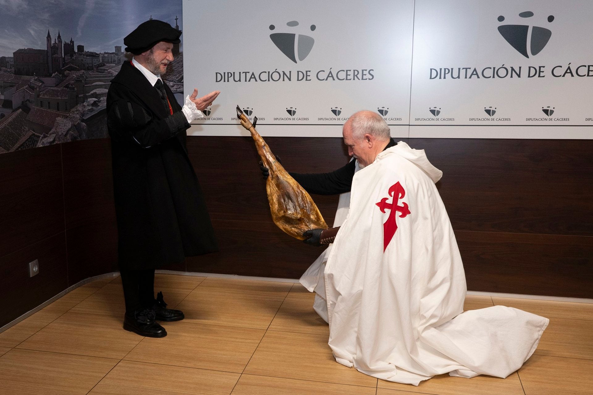 Montánchez prepara un festival para conmemorar el paso de Carlos V por la localidad y para ensalzar su jamón Montánchez prepara un festival para conmemorar el paso de Carlos V por la localidad y para ensalzar su jamón