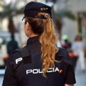 Mujer Policía Nacional 