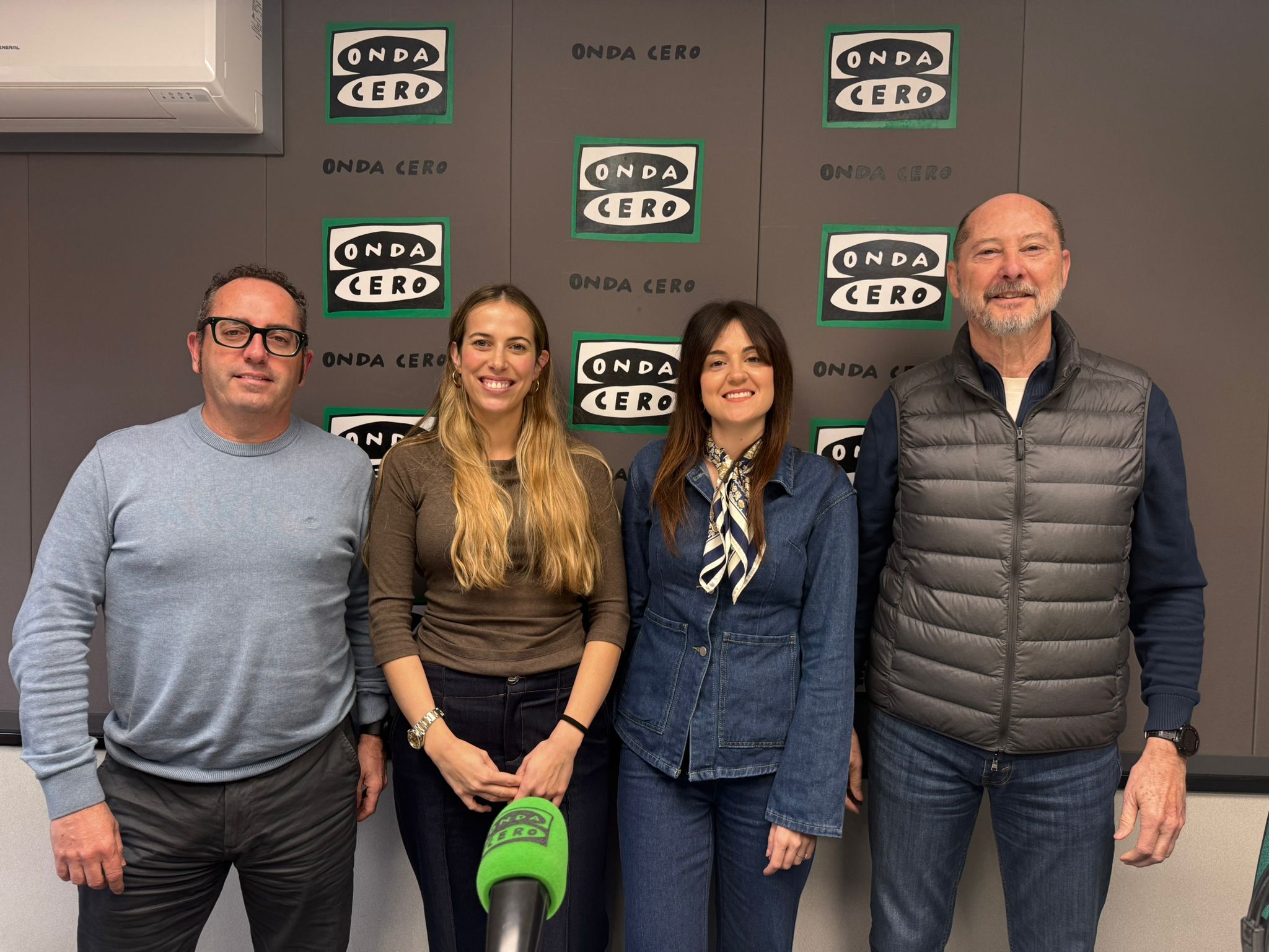 La empresa Saul Brand nos visita con Sasa Cantina. La empresa Saul Brand nos visita con Sasa Cantina.