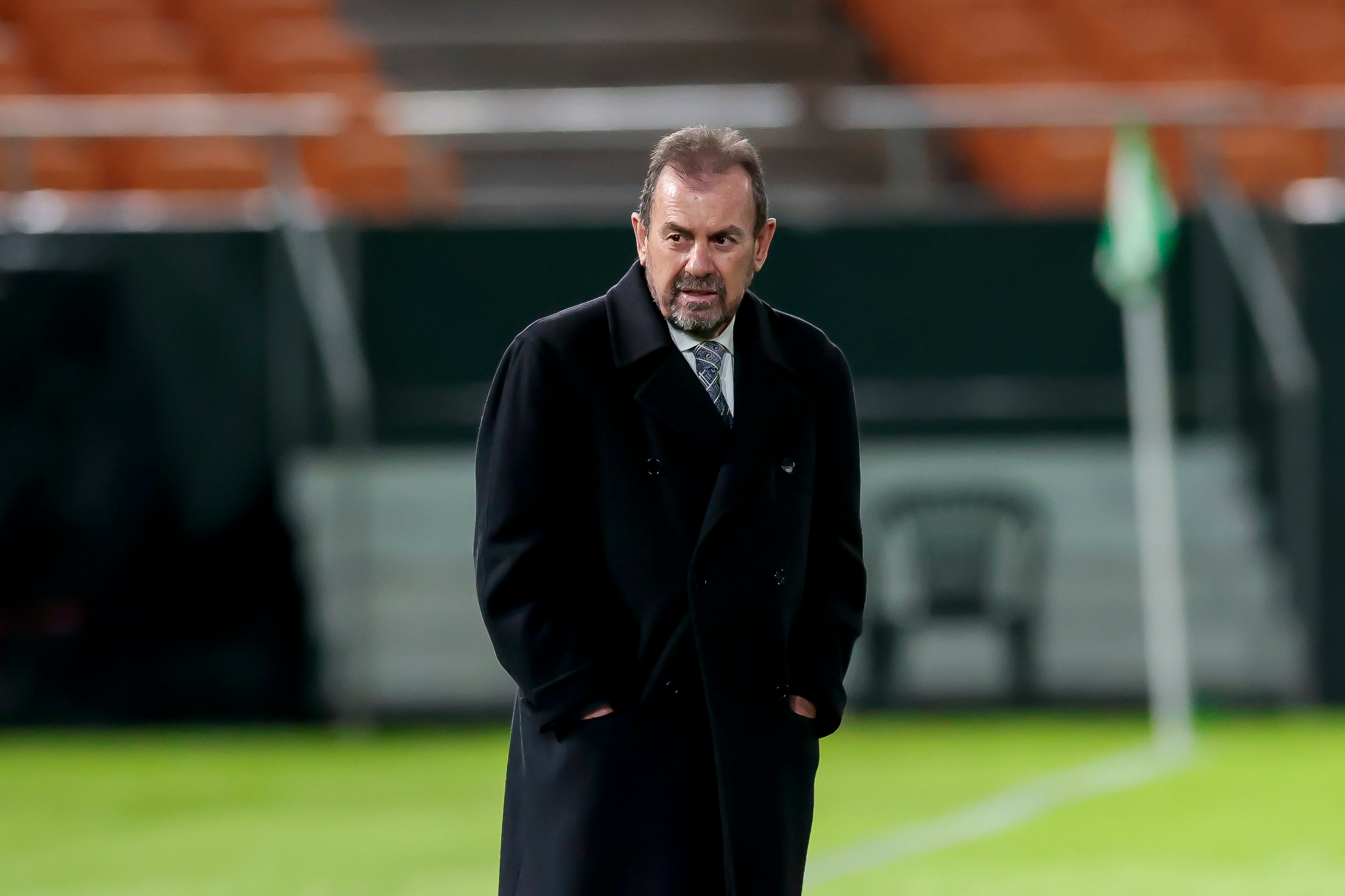 Ángel Torres anuncia su adiós al Getafe cuando acabe la reforma del Coliseum: "En 2028, hasta luego" Ángel Torres anuncia su adiós al Getafe cuando acabe la reforma del Coliseum: "En 2028, hasta luego"