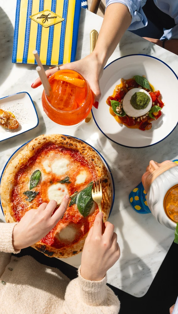 Plaza Cisneros, 2 Plaza Cisneros, 2