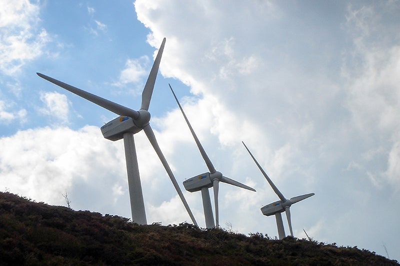 Tres nuevos parques eólicos proyectan 24 aerogeneradores y 134 millones de inversión en la provincia de Cuenca Tres nuevos parques eólicos proyectan 24 aerogeneradores y 134 millones de inversión en la provincia de Cuenca