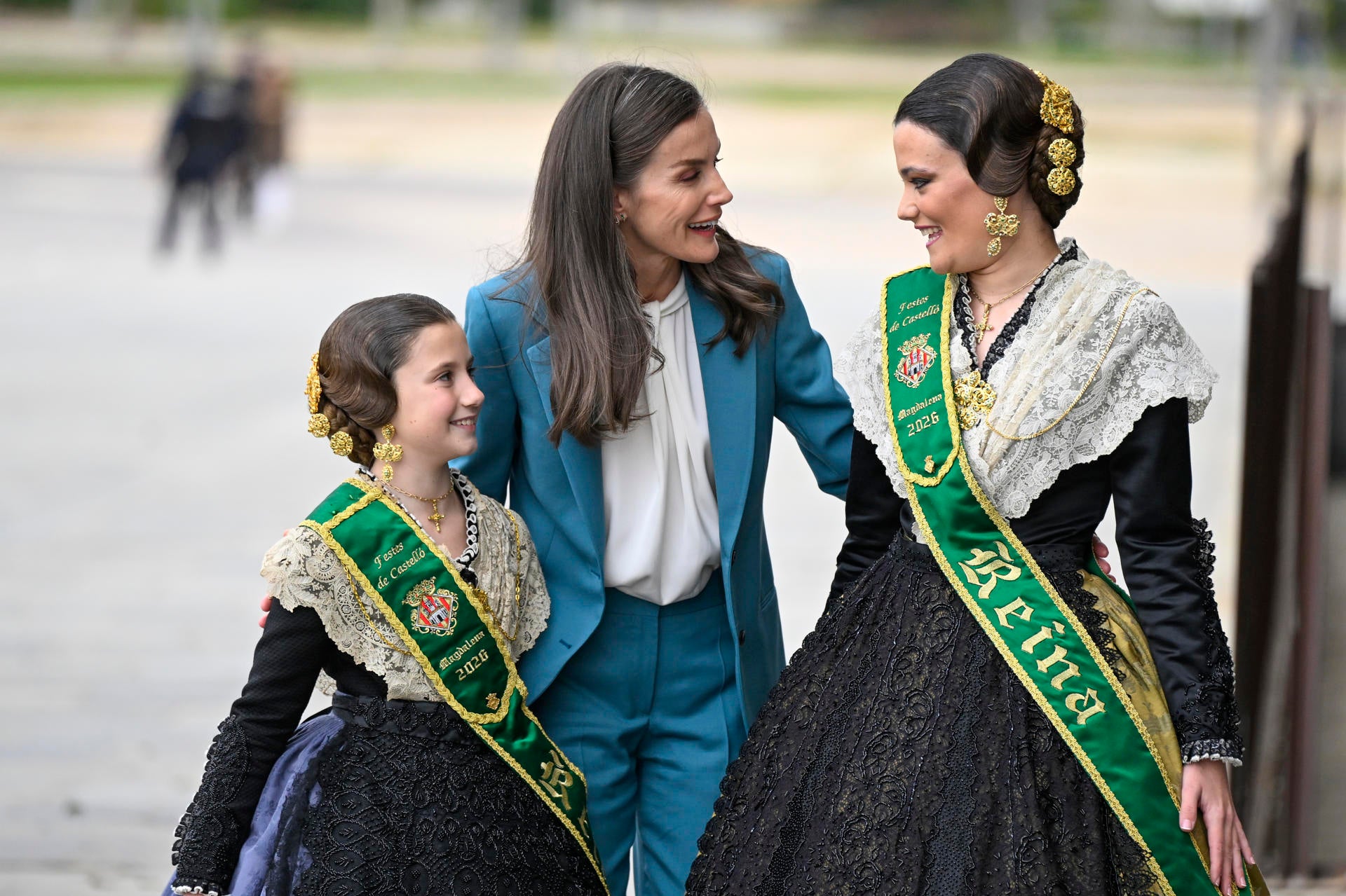 Las Reinas de la Magdalena bailan el Bolero de Castelló ante la Reina Doña Letizia Las Reinas de la Magdalena bailan el Bolero de Castelló ante la Reina Doña Letizia