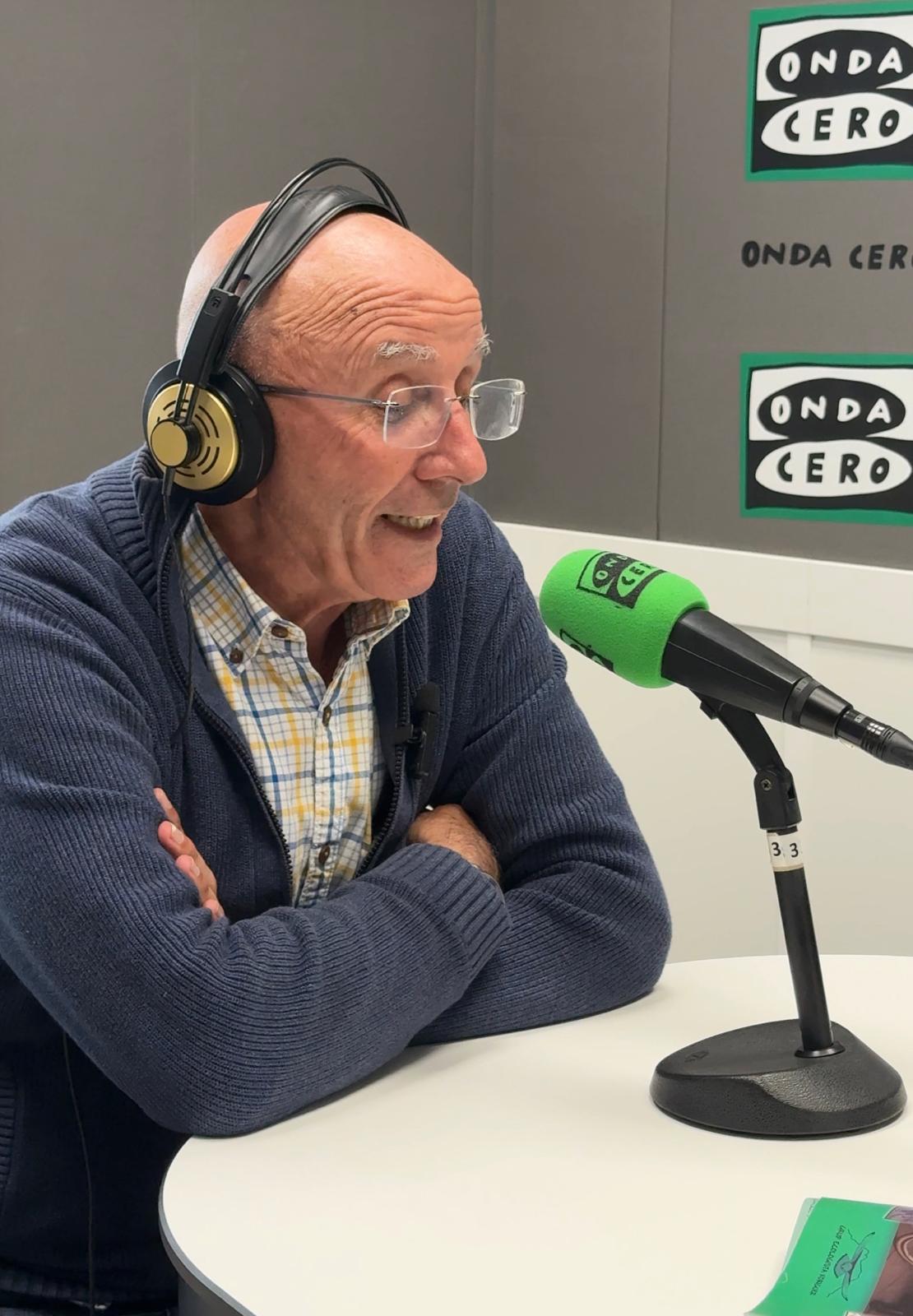 El grup ecologista Xoriguer presenta un libro sobre la "memoria gráfica de la bicicleta en La Vila Joiosa" El grup ecologista Xoriguer presenta un libro sobre la "memoria gráfica de la bicicleta en La Vila Joiosa"