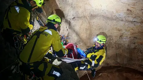Rescatado un escalador de 26 años al caer de una altura de 6 metros Rescatado un escalador de 26 años al caer de una altura de 6 metros