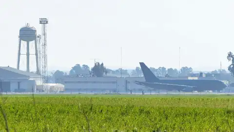 Vista de uno de los aviones en la base militar que el Ejército estadounidense tiene en la localidad sevillana de Morón. Vista de uno de los aviones en la base militar que el Ejército estadounidense tiene en la localidad sevillana de Morón.