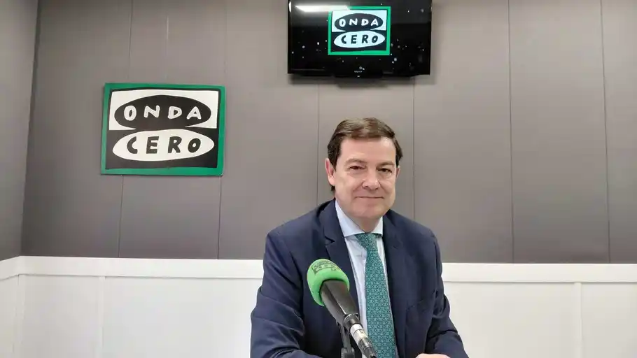 Alfonso Fernández-Mañueco en los estudios de Onda Cero Salamanca Alfonso Fernández-Mañueco en los estudios de Onda Cero Salamanca