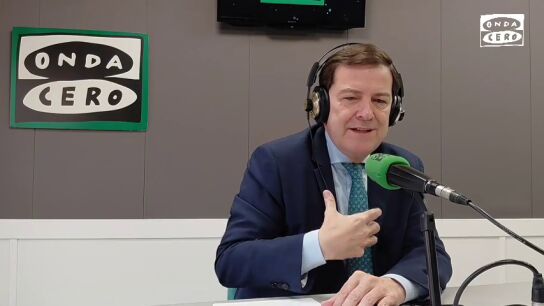 Mañueco afirma que no quiere "saber nada" de un acuerdo con el PSOE en Castilla y León: "Con ese socialismo no vamos ni a la vuelta de la esquina"
