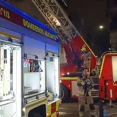 Vehículos de bomberos en el incendio Vehículos de bomberos en el incendio