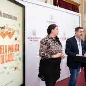 Instantes de la rueda de prensa de la campaña de escolarización en Cádiz