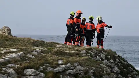 Continúa la búsqueda de la mujer desaparecida tras el colapso de la pasarela de El Bocal en Santander Continúa la búsqueda de la mujer desaparecida tras el colapso de la pasarela de El Bocal en Santander