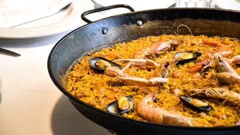 Fallas con hambre (y sed): la guía definitiva para sobrevivir entre mascletàs y sobremesas Fallas con hambre (y sed): la guía definitiva para sobrevivir entre mascletàs y sobremesas