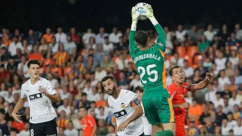 Agirrezabala sigue en Vitoria, donde se estudia la posibilidad de ser operado del menisco Agirrezabala sigue en Vitoria, donde se estudia la posibilidad de ser operado del menisco