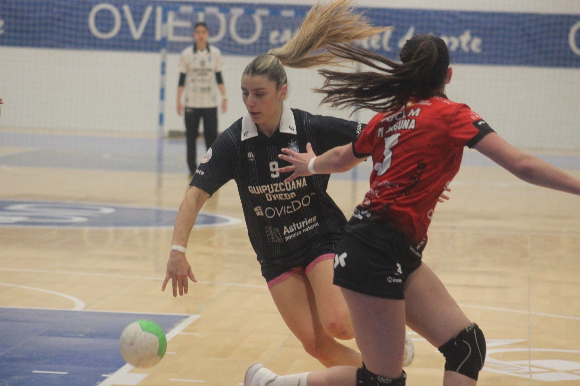 Peligrosa derrota del Lobas Oviedo Peligrosa derrota del Lobas Oviedo