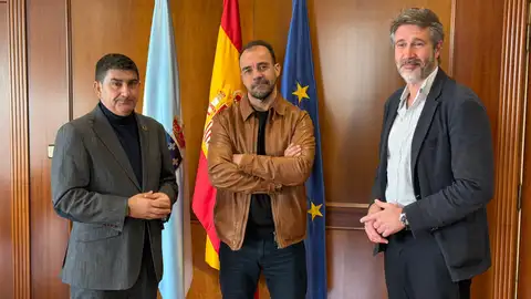 Pedro Blanco, delegado del gobierno en Galicia, recibe al patrón de Carril Mariscadores e bateeiros da Ría de Arousa solicitan o gobierno central o recoñecemento como acuicultura