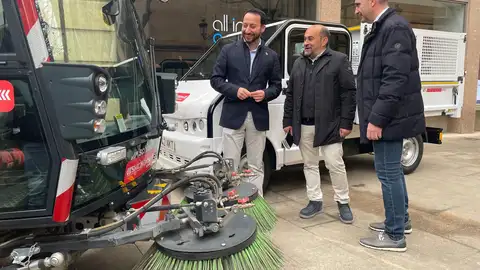 Castellón despliega el mayor operativo de limpieza para las fiestas de la Magdalena Castellón despliega el mayor operativo de limpieza para las fiestas de la Magdalena