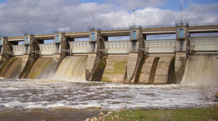 El pantano del Vicario en Ciudad Real vuelve a desembalsar agua El pantano del Vicario en Ciudad Real vuelve a desembalsar agua