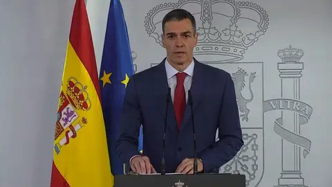 Sánchez exige el "cese de hostilidades" en Irán y responde a Trump: "La posición de España se resume en 'no a la guerra'" Sánchez exige el "cese de hostilidades" en Irán y responde a Trump: "La posición de España se resume en 'no a la guerra'"