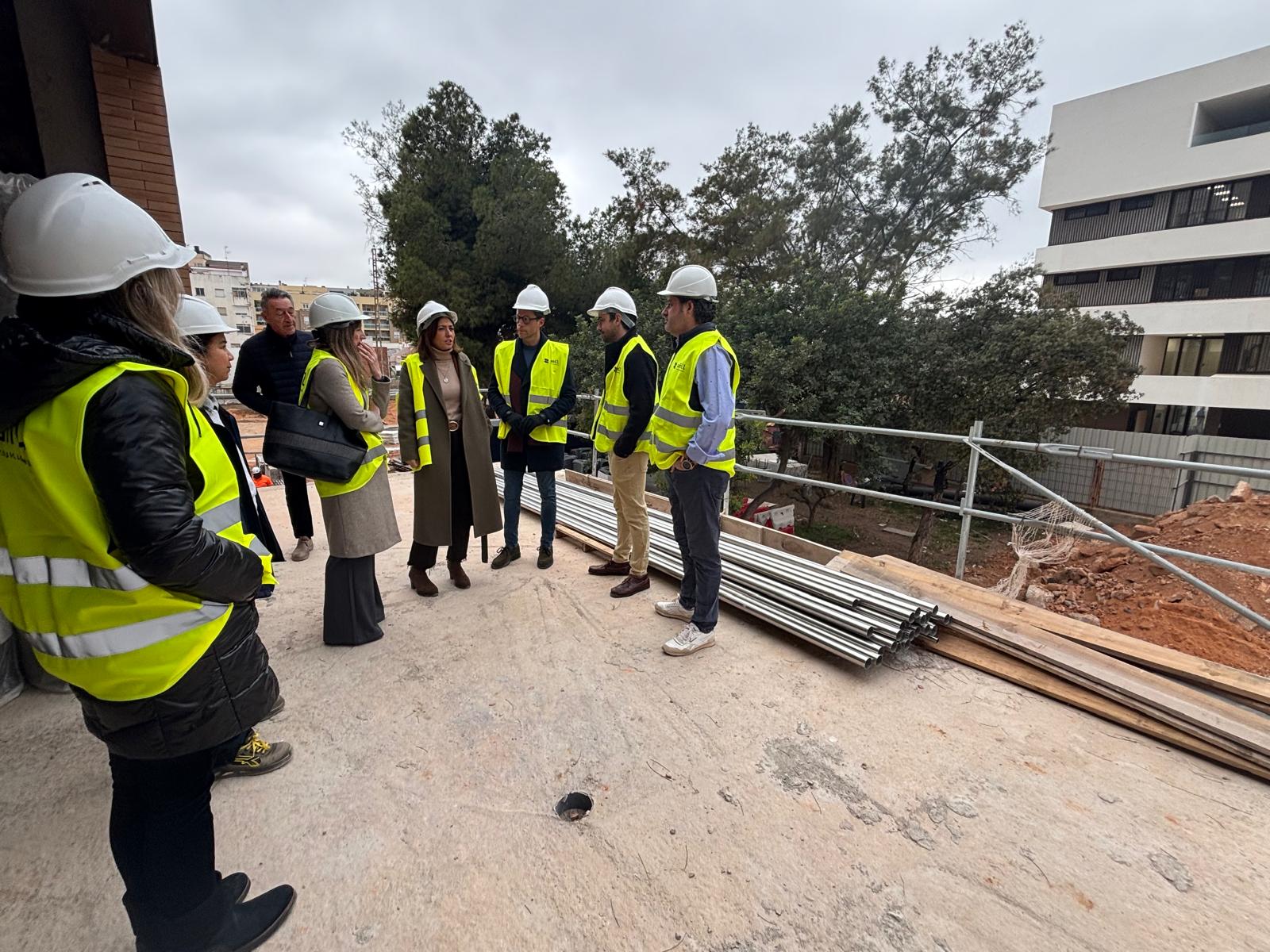 Almassora encara la recta final del nuevo IES Álvaro Falomir con una inversión de casi 14 millones de euros Almassora encara la recta final del nuevo IES Álvaro Falomir con una inversión de casi 14 millones de euros