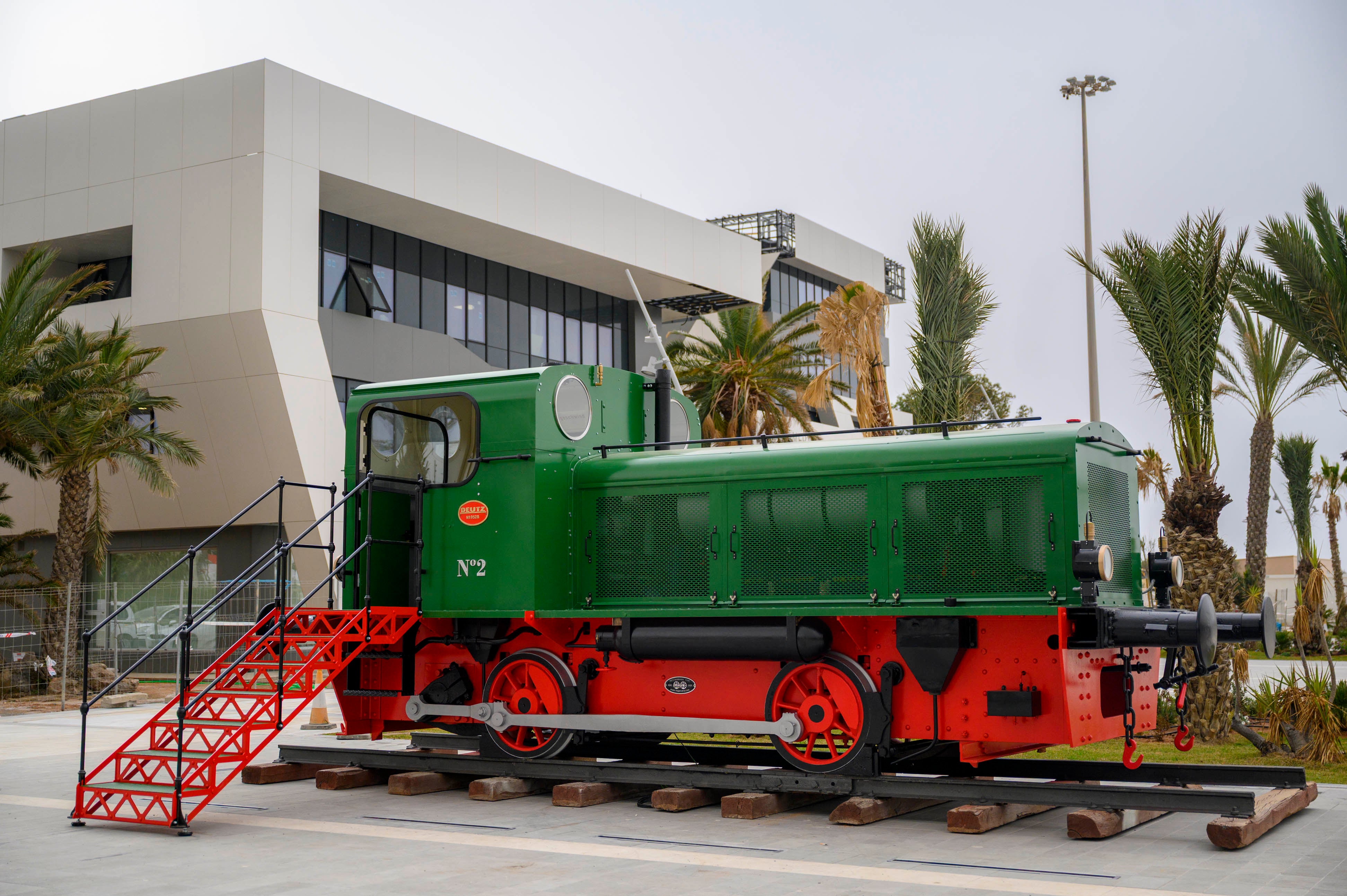 La histórica locomotora Deutz vuelve a lucir como en 1929 en el Puerto de Almería La histórica locomotora Deutz vuelve a lucir como en 1929 en el Puerto de Almería