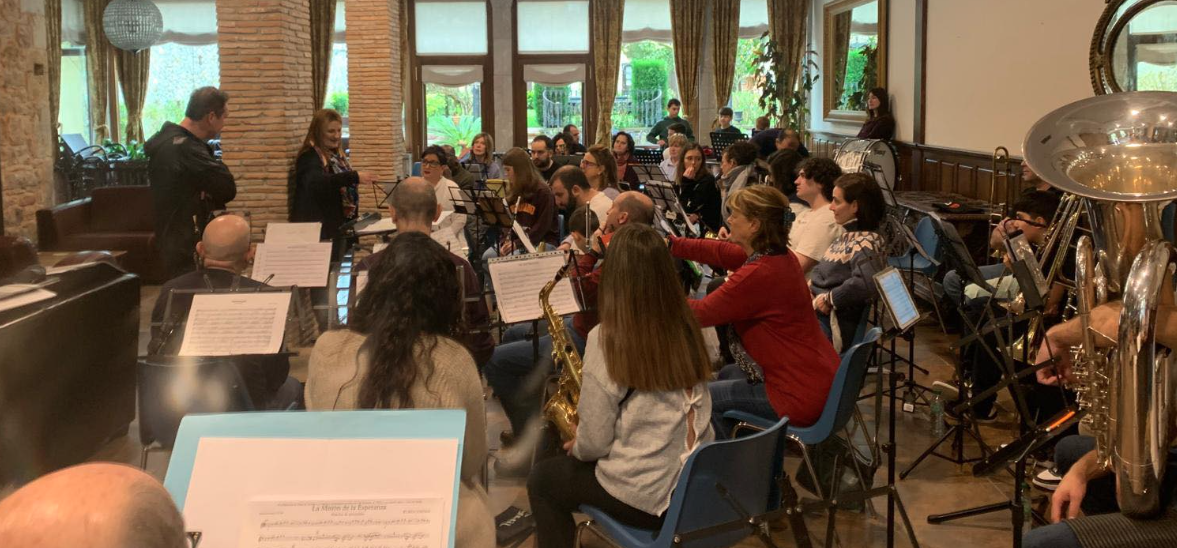 ENTREVISTA: Miriam Martínez nos cuenta los detalles del Encuentro de Músicos de Banda que este fin de semana se celebra en Infiesto ENTREVISTA: Miriam Martínez nos cuenta los detalles del Encuentro de Músicos de Banda que este fin de semana se celebra en Infiesto