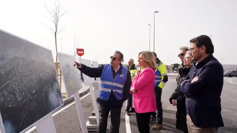 La vicealcaldesa, Inma Sanz, visitando las obras en Valdecarros La vicealcaldesa, Inma Sanz, visitando las obras en ValdecarrosLa vicealcaldesa, Inma Sanz, visitando las obras en Valdecarros