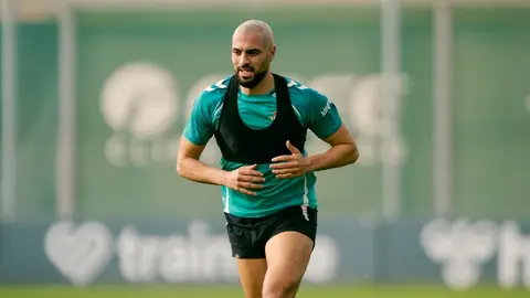 Amrabat dolido porque "se dudó de mi compromiso" Amrabat dolido porque "se dudó de mi compromiso"