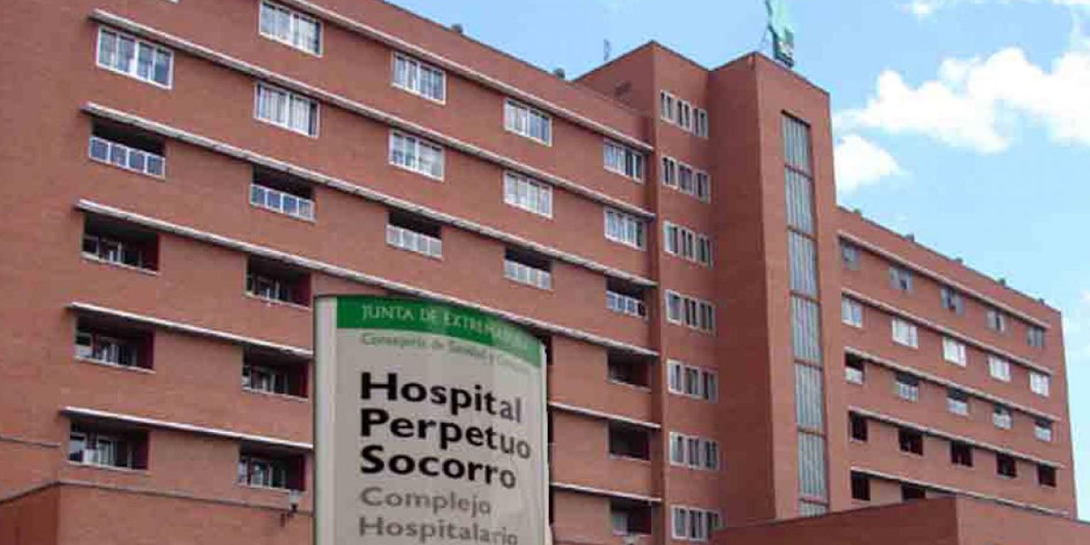 Dos personas resultan heridas por inhalación de humo en el incendio de una vivienda en Badajoz Dos personas resultan heridas por inhalación de humo en el incendio de una vivienda en Badajoz