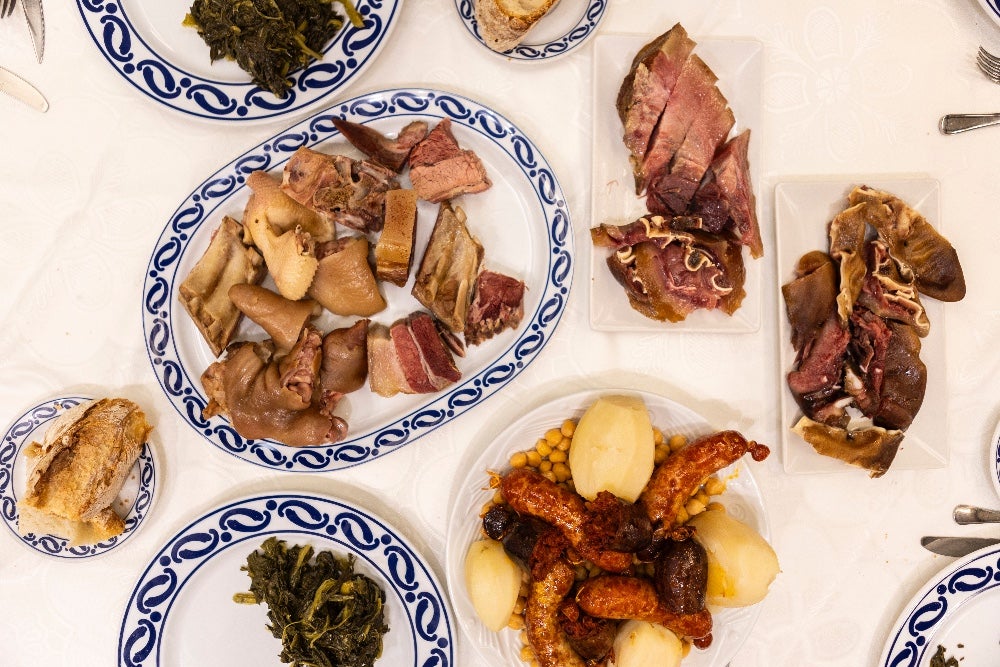 La Molinera viaja a la Costa del Sol: el cocido de Lalín se sirve en Tragabuches por un día La Molinera viaja a la Costa del Sol: el cocido de Lalín se sirve en Tragabuches por un día