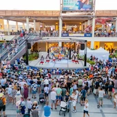 Zenia Boulevard celebra el Día de la Mujer con una gran acción artística participativa en la Plaza Mayor Zenia Boulevard celebra el Día de la Mujer con una gran acción artística participativa en la Plaza Mayor