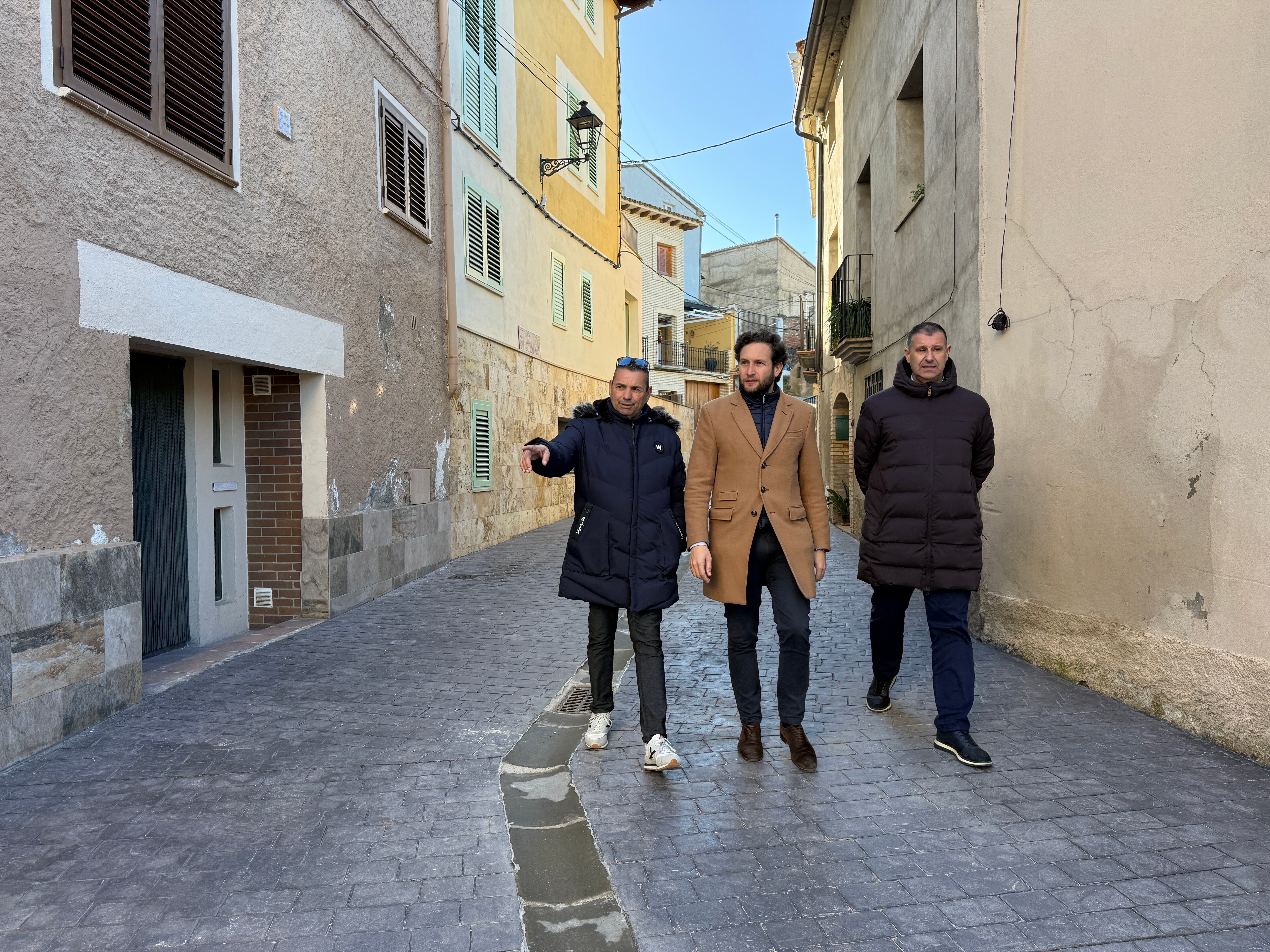 Casi 100 calles de la provincia se pavimentarán gracias al Plan de Obras y Servicios Casi 100 calles de la provincia se pavimentarán gracias al Plan de Obras y Servicios