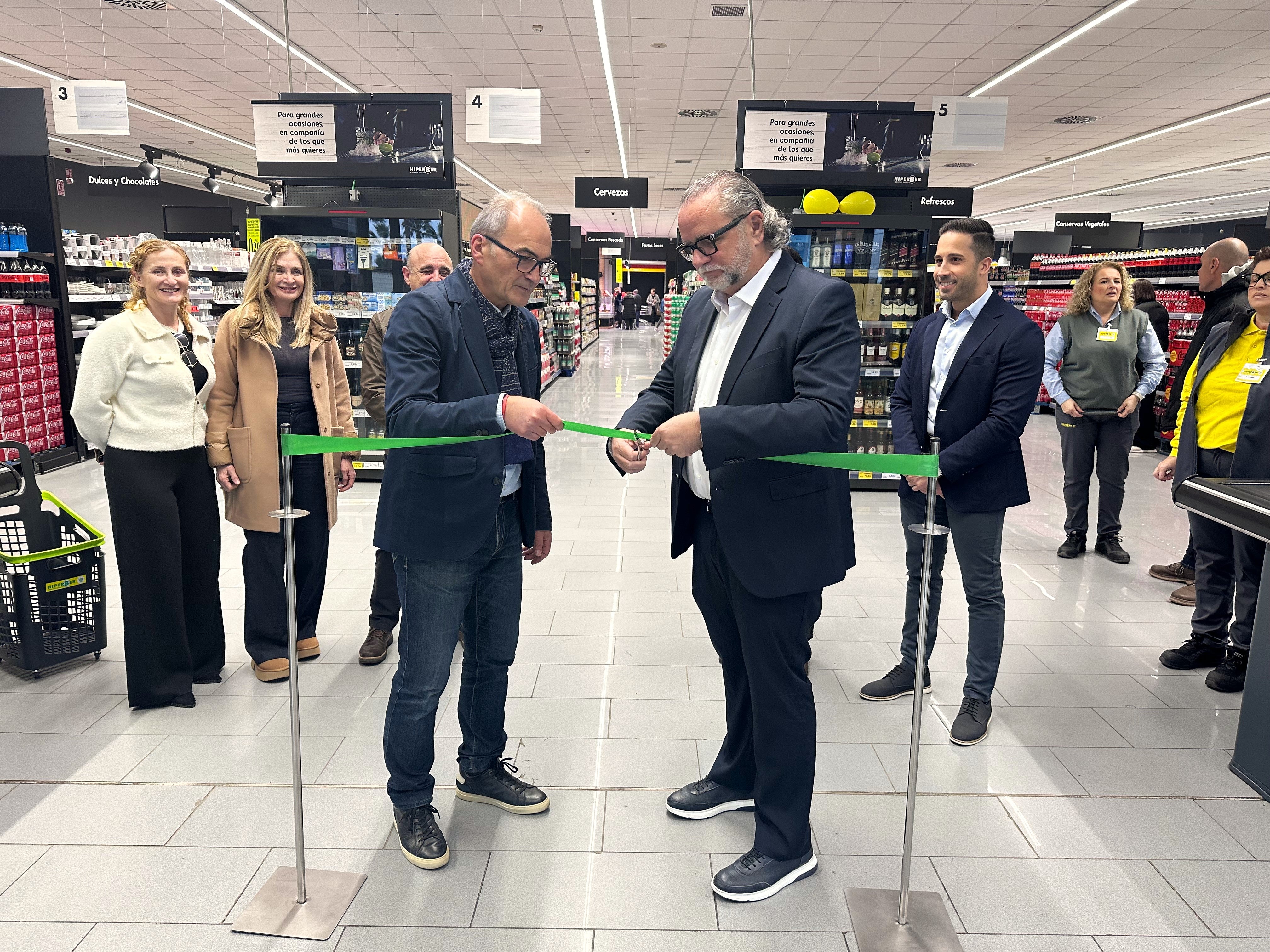 Hiperber inaugura su tienda número 91 y supera los 1.500 empleados Hiperber inaugura su tienda número 91 y supera los 1.500 empleados