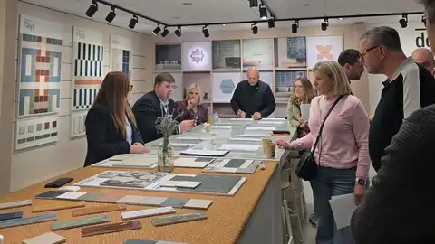 Castellón recibe a distribuidores británicos para afianzar el mercado cerámico en Reino Unido Castellón recibe a distribuidores británicos para afianzar el mercado cerámico en Reino Unido