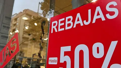 Más de la mitad de los pequeños comercios de Mallorca empeoran sus rebajas de invierno, según Pimeco Más de la mitad de los pequeños comercios de Mallorca empeoran sus rebajas de invierno, según Pimeco
