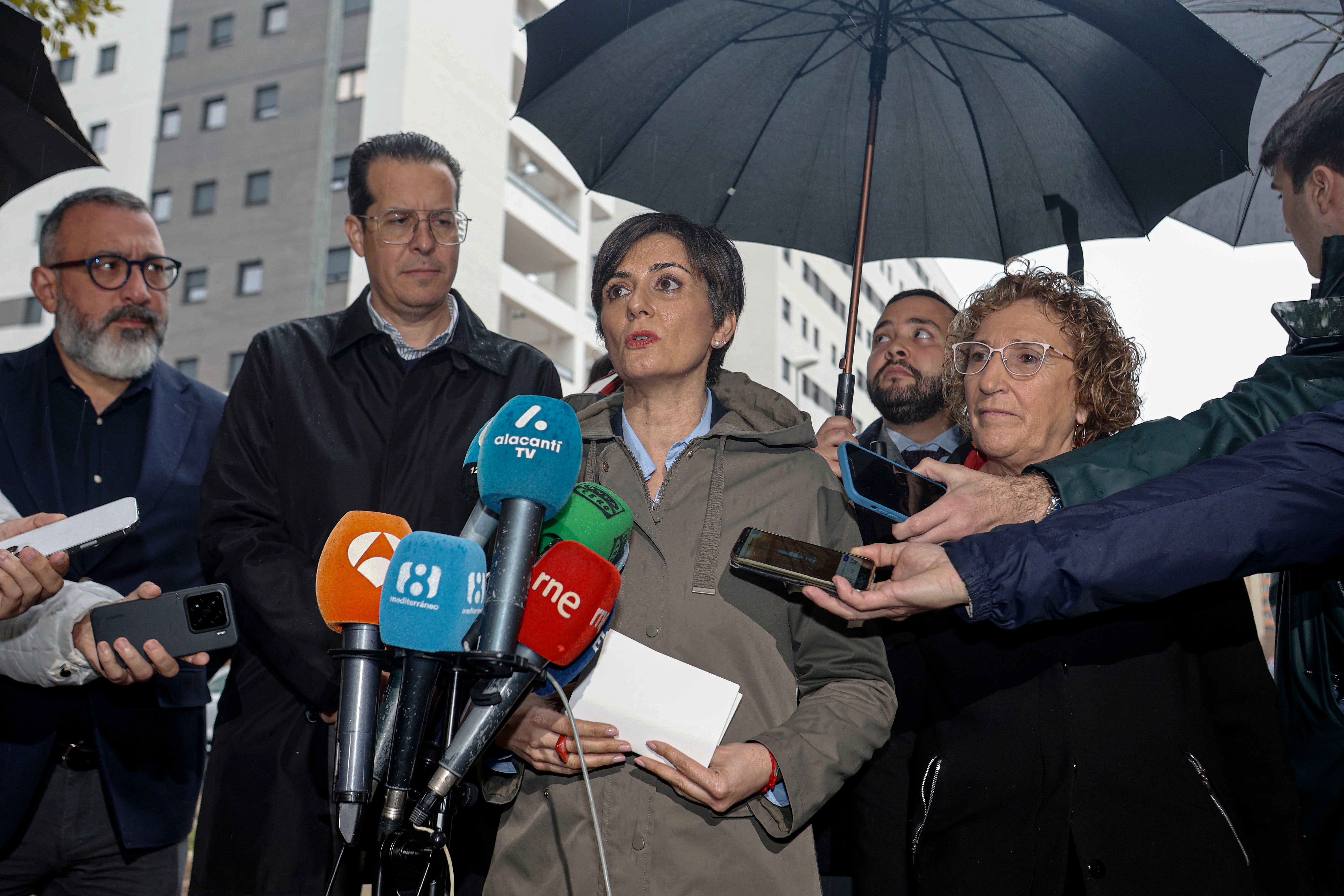 La ministra de Vivienda pide desde Alicante que el Consell haga controles más exigentes para la vivienda protegida La ministra de Vivienda pide desde Alicante que el Consell haga controles más exigentes para la vivienda protegida