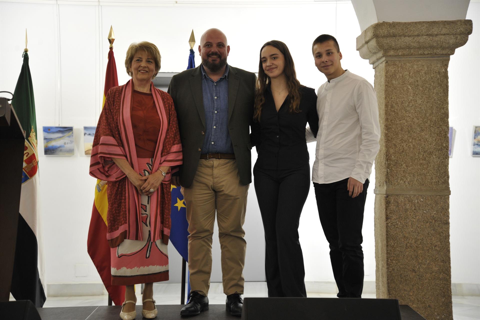 La Asamblea de Extremadura inaugura el ciclo de conciertos 'Marzo de Mujeres' con la actuación de Carolina Valiente La Asamblea de Extremadura inaugura el ciclo de conciertos 'Marzo de Mujeres' con la actuación de Carolina Valiente